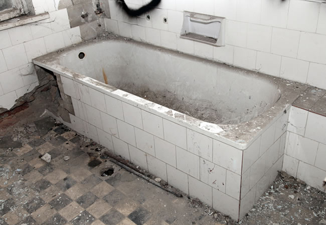 Oude badkamer voor renovatie